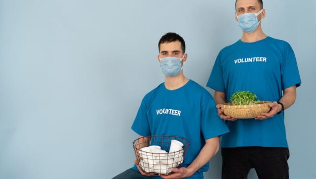 Infographic showing growth of bio based plastics production from million tonnes in to million tonnes by with icons for sugarcane corn and emission reductions